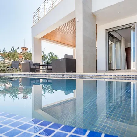 Mit Privatpool Fuer 8 Personen Ca 400 Qm In Porto Cristo, Mallorca Suedostkueste Von Mallorca